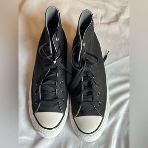 CONVERSE CHUCK TAYLOR Black High-Top Sneakers